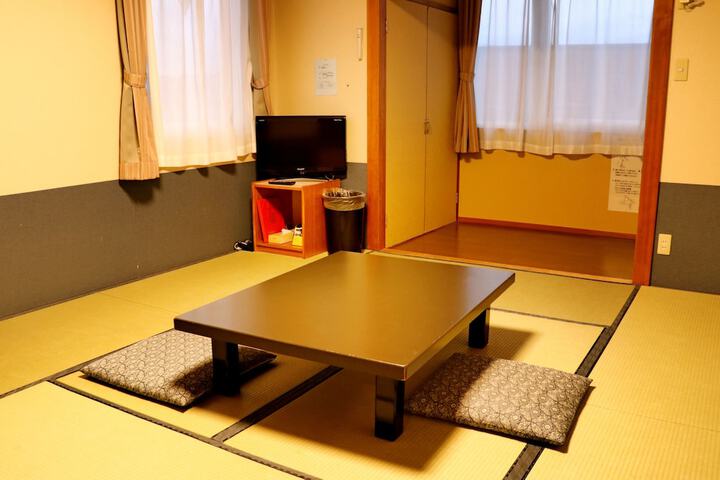 Room 27 of 69