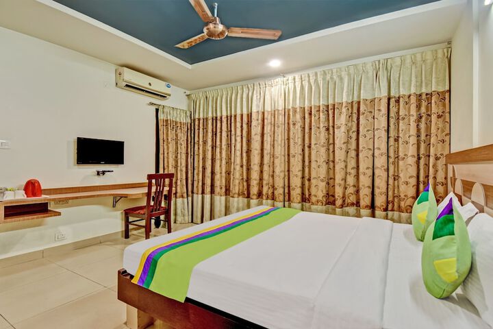Room 13 of 52