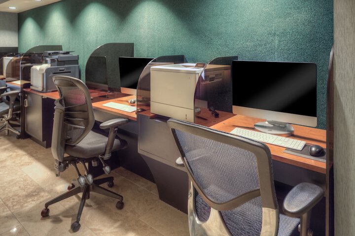 Business Center 108 of 112