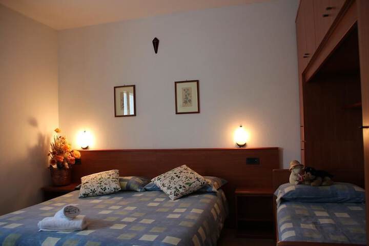 Room 4 of 30