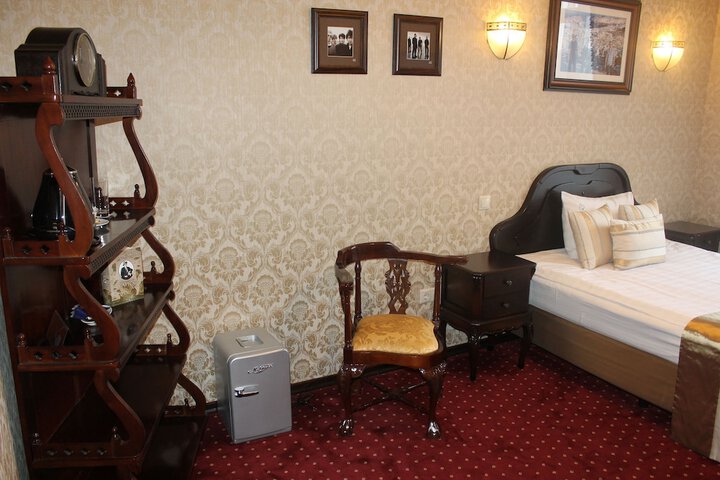 Room 20 of 120