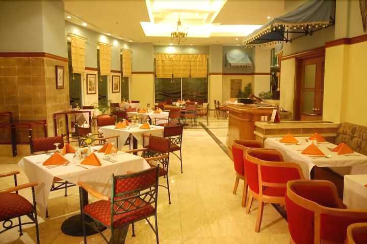 Dining Photos
