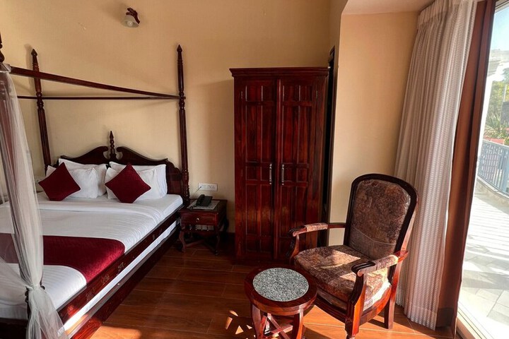 Room 4 of 17