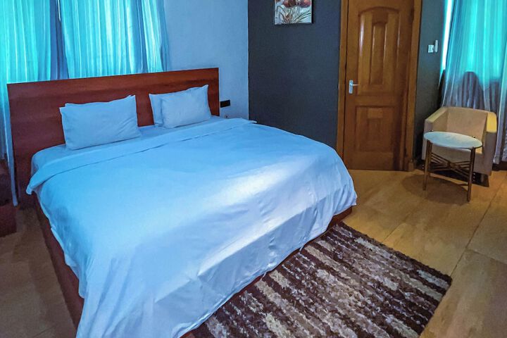 Room 7 of 24