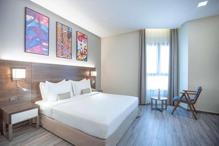 Room 15 of 68