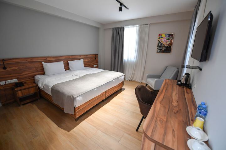 Room 4 of 60