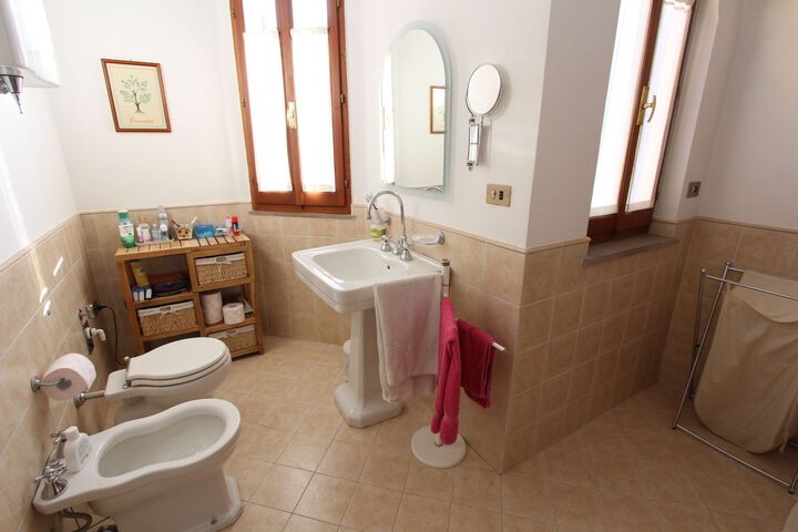 Room 1 of 4
