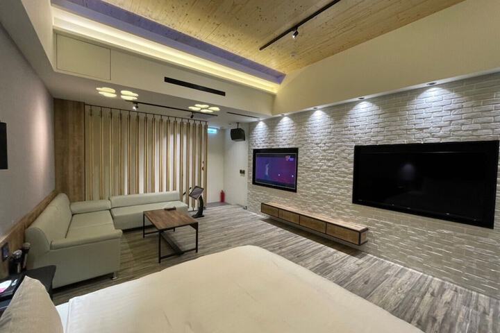 Room 129 of 216