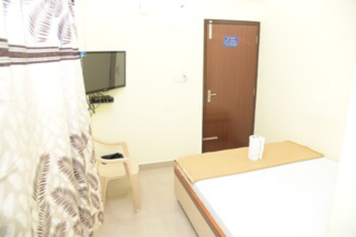 Room 13 of 50