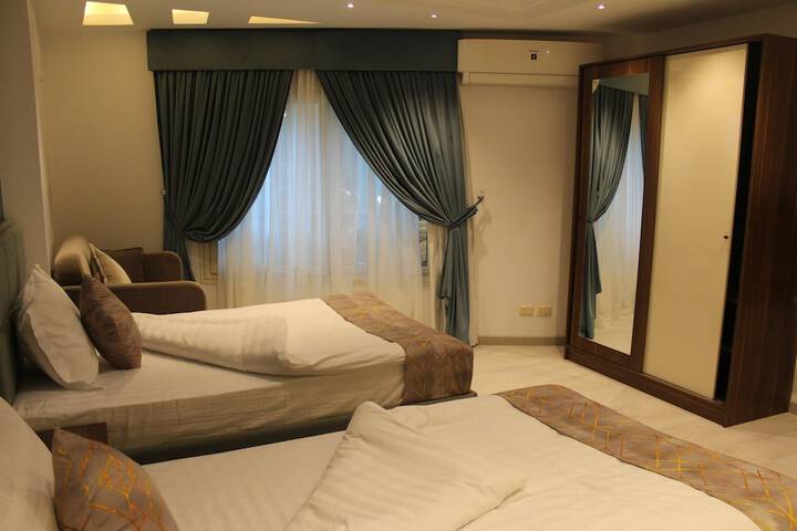 Room 18 of 158