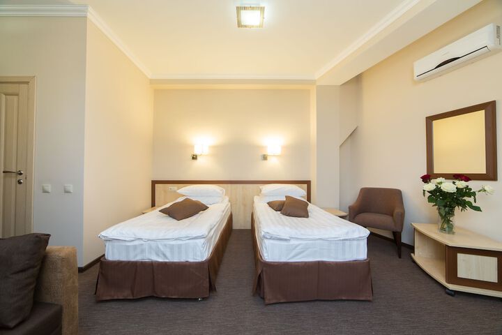 Room 2 of 11