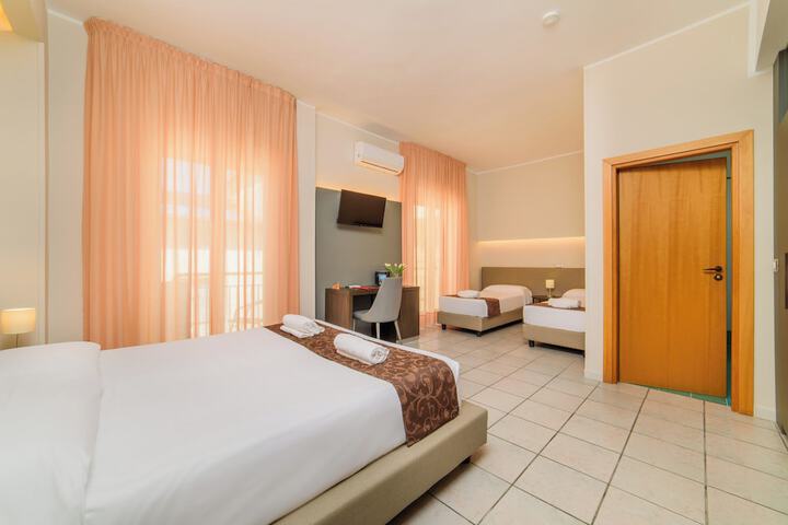 Room 21 of 71