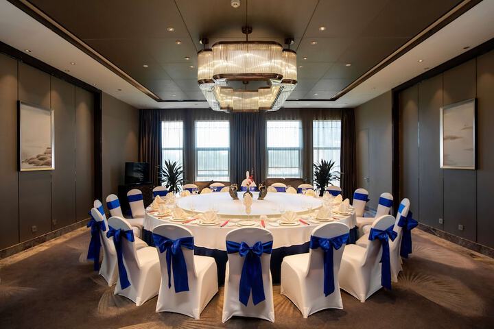 Dining 50 of 70