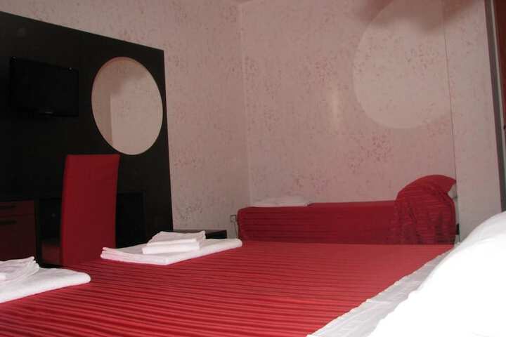 Room 9 of 46