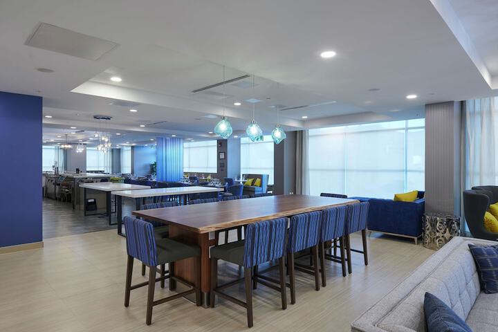 Entrance & Lobby