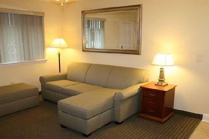 Room 14 of 38