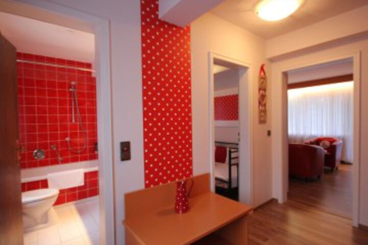 Room 17 of 25
