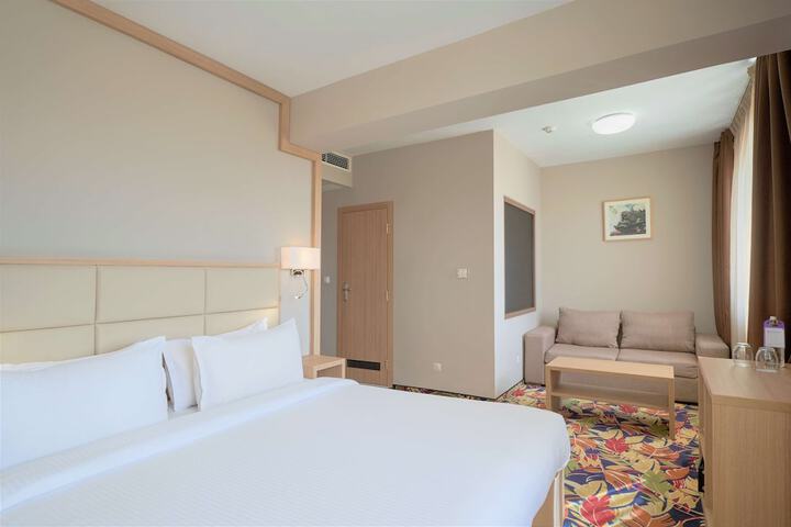 Room 20 of 86