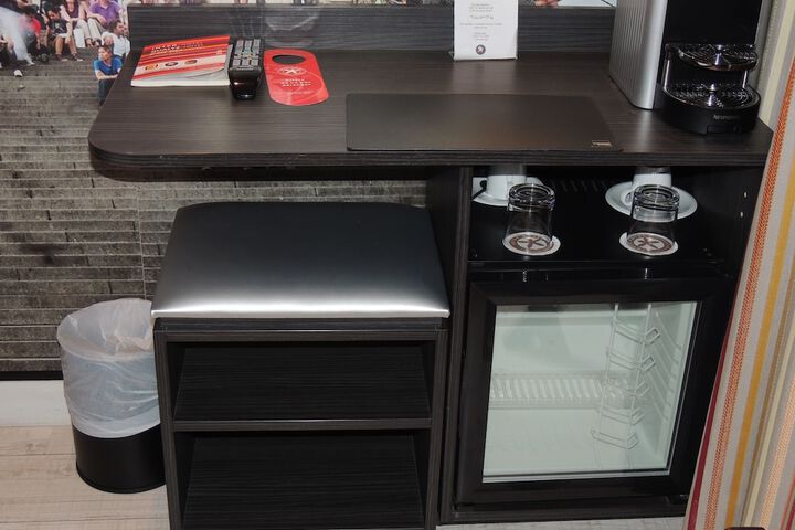 Mini-refrigerator