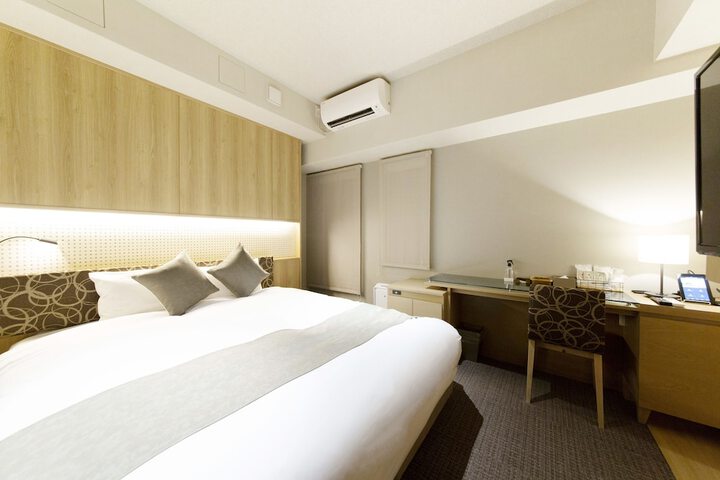 Room 16 of 62