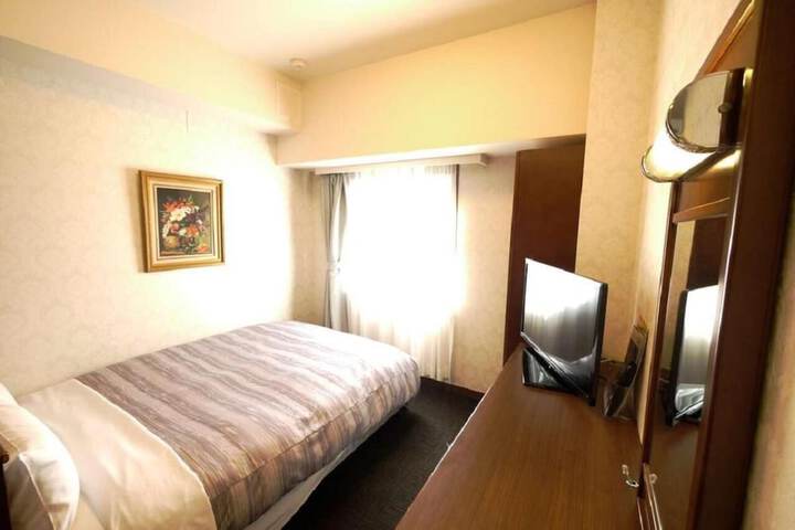 Room 6 of 34