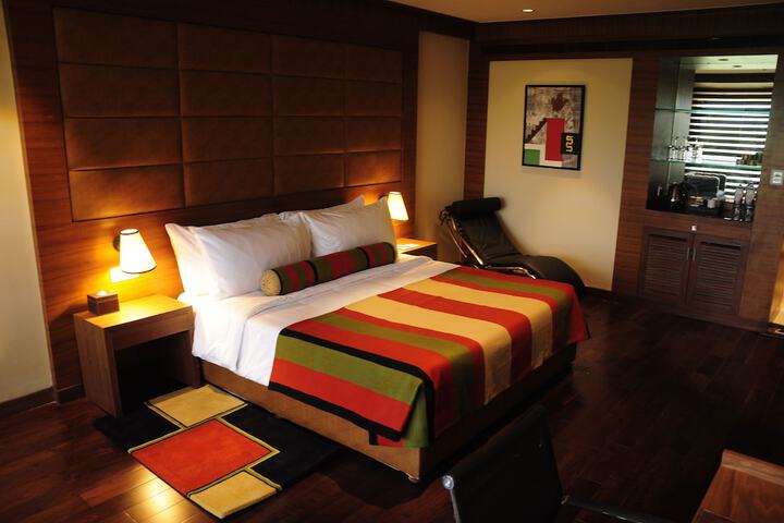 Room 5 of 62