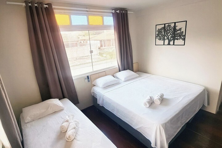 Room 6 of 11