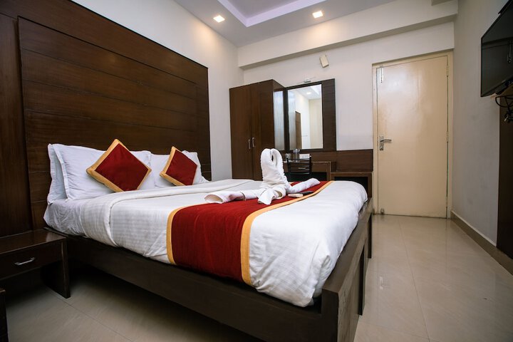 Room 10 of 30