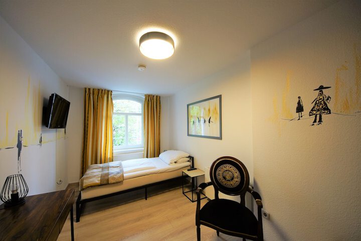 Room 2 of 19