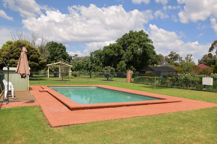 Pool 50 of 59