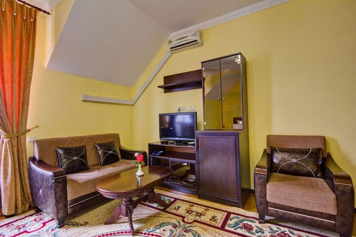 Room 13 of 40