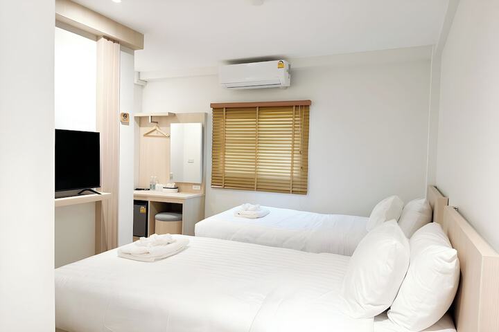 Room 10 of 25