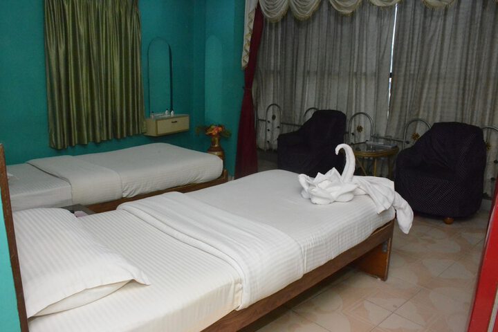 Room 3 of 16