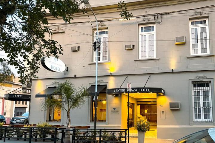 Centro Plaza Hotel