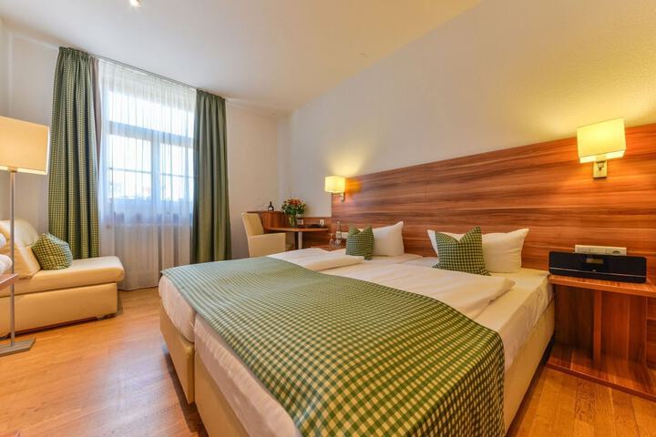 Room 6 of 24