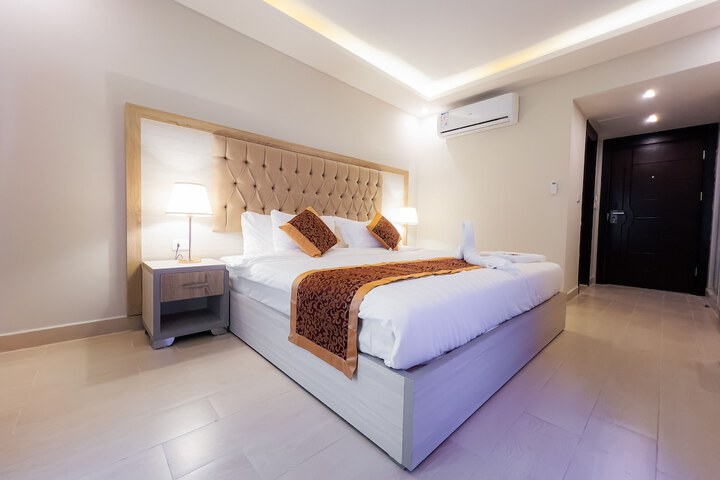 Room 56 of 235
