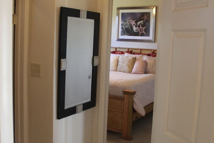 Room 3 of 83