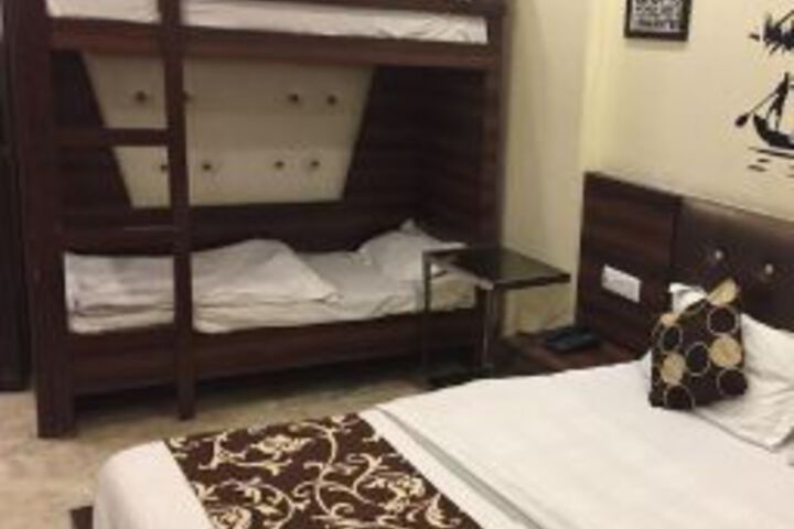 Hotel Entry