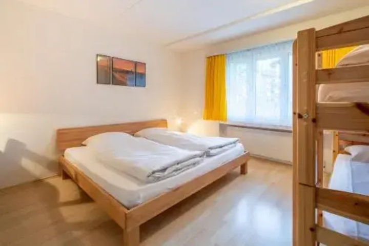 Room 5 of 12
