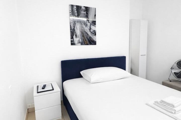 Room 20 of 36