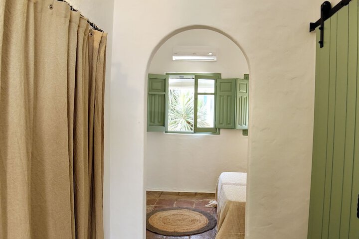 Room 6 of 39
