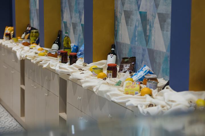 Dining 36 of 43