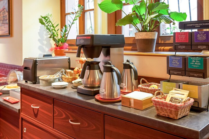 Breakfast/Coffee Service 15 of 26
