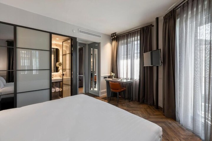 Room 37 of 126