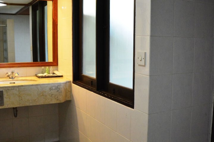 Clean Restrooms
