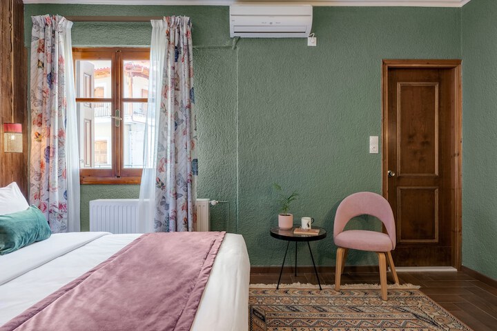 Room 27 of 47
