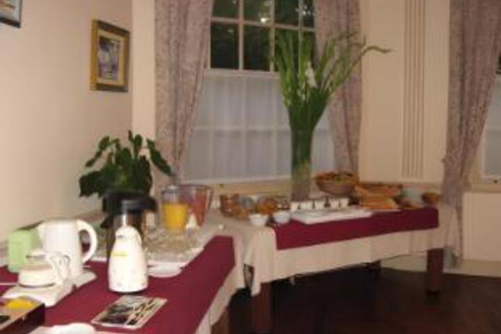 Breakfast/Coffee Service 20 of 23