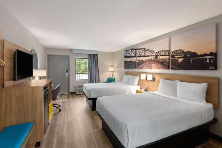 2 Double Beds (7 of 9)