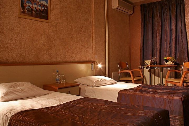 Room 7 of 38