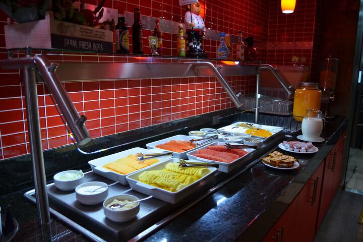 Dining 46 of 58
